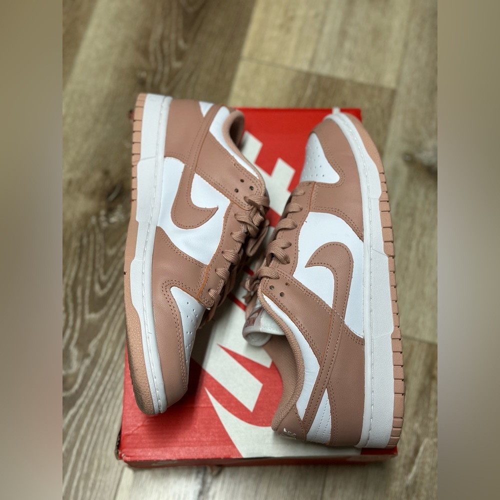 Nike Dunk low Rose whisper sz 11w/9.5m